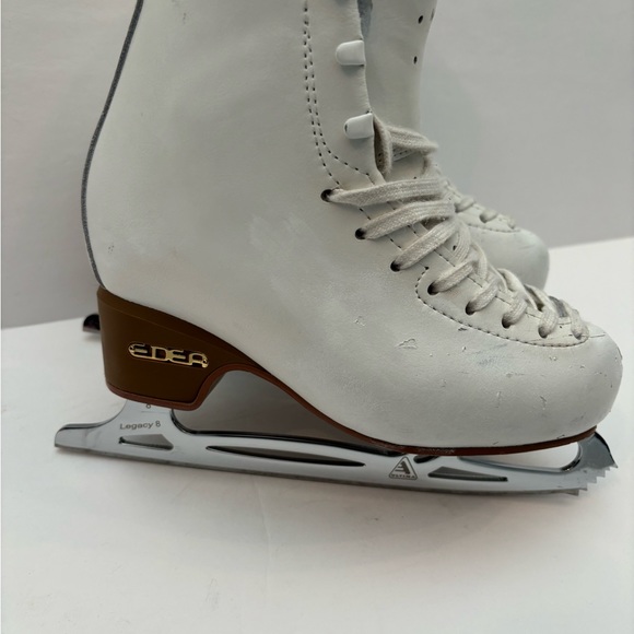 EDEA Motivo 220 with Legacy 8 blades - Picture 2 of 6